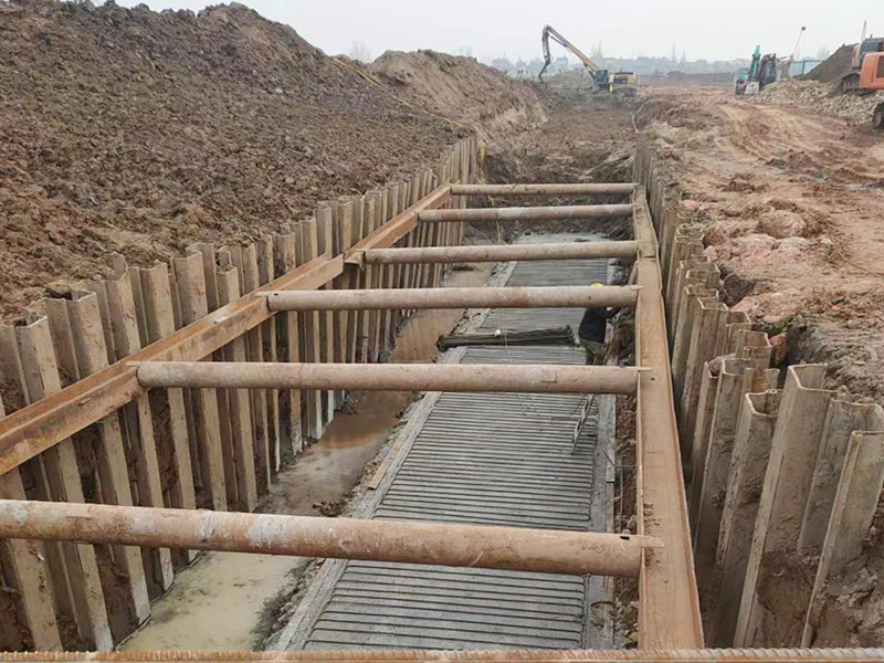 京沪高铁某河钢板桩围堰计算和施工计算方案
